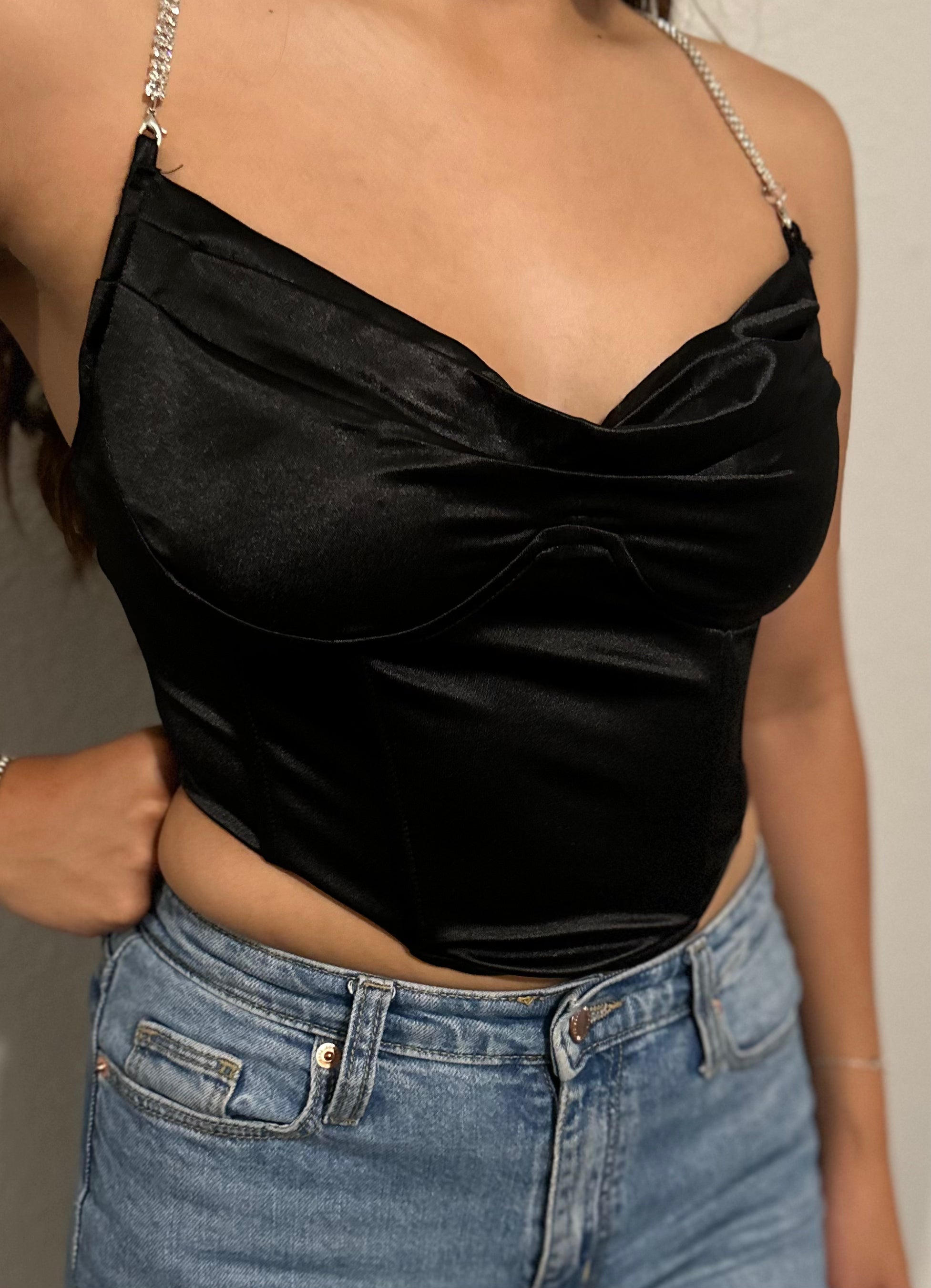 Lulu Black Top