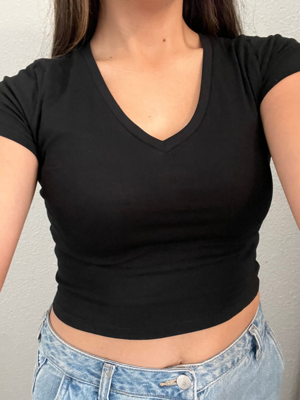 Sammy Basic V Top (Black)